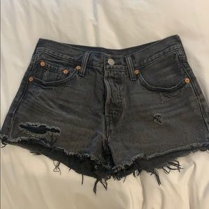 Grey Levi denim shorts